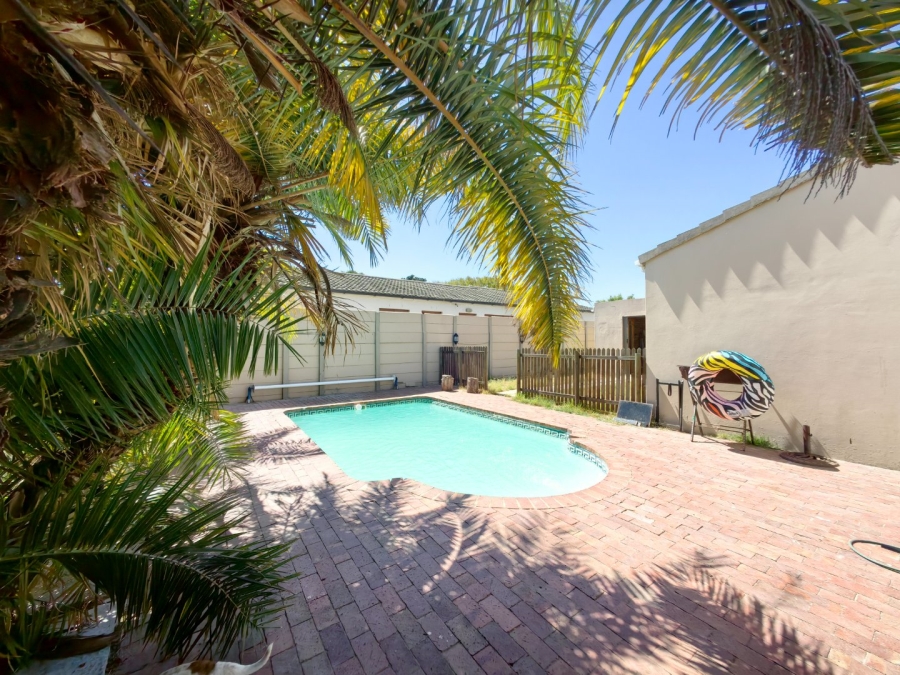 4 Bedroom Property for Sale in Richwood Western Cape